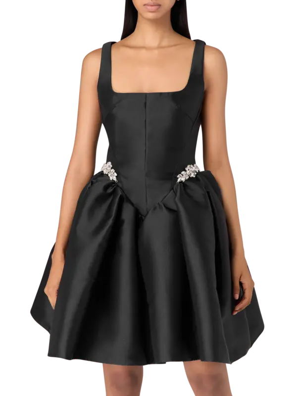 /original/AW25DR0543MK_MRQS_Black_1.png_convert-600x800