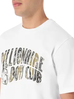 تيشرت مزين بشعار مقوس بنقشة كاموفلاج