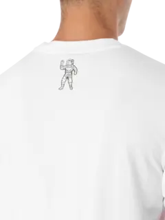 تيشرت مزين بشعار مقوس بنقشة كاموفلاج