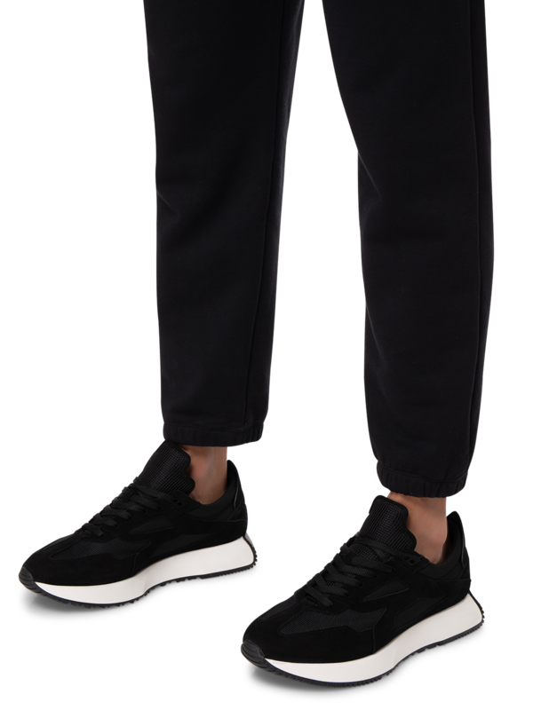 BOLD RUNNER LOW TOP SNEAKER