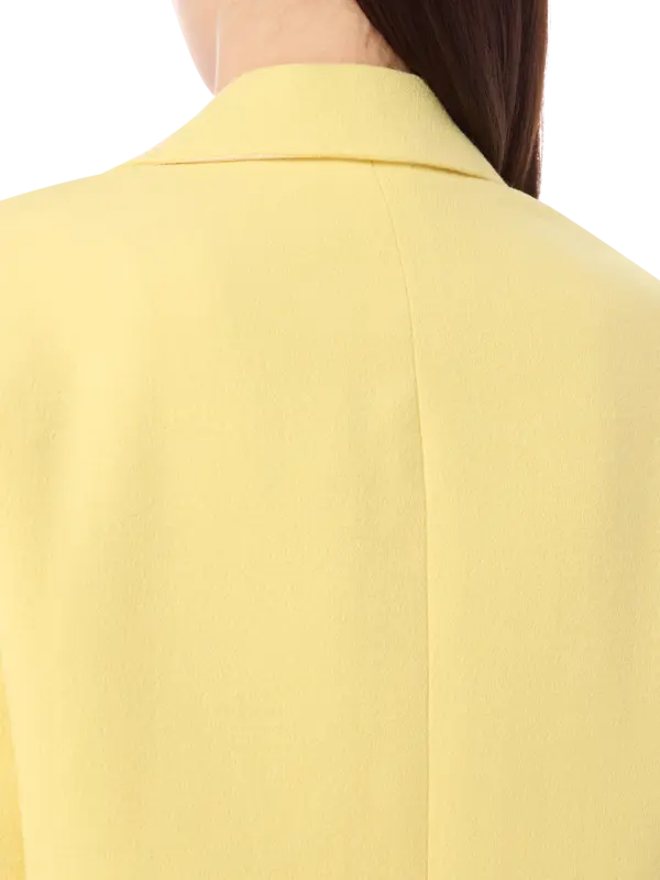 جاكيت بيانكا بقصة فضفاضة من الصوف