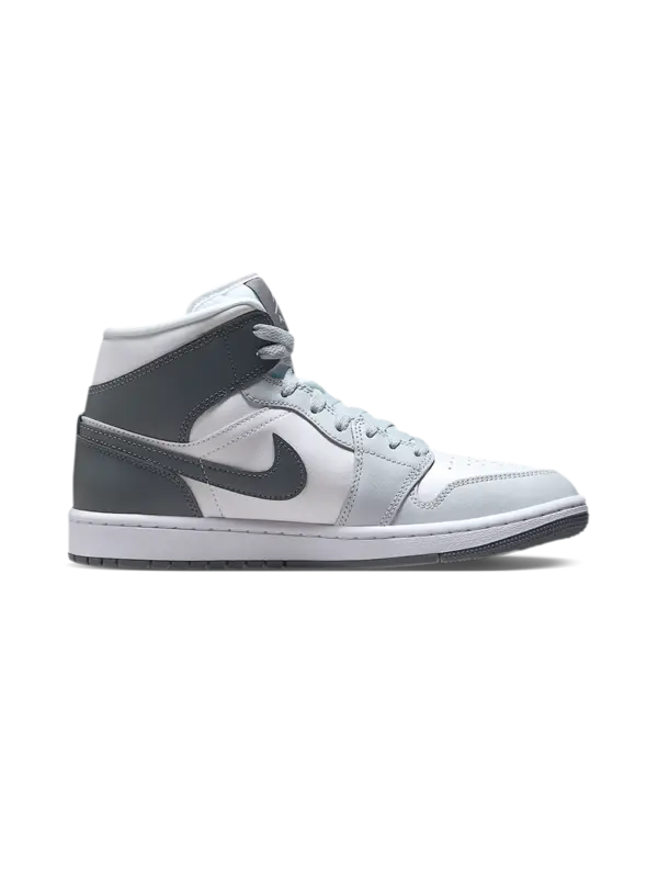 /original/BQ6472-W_JORD_White_Smok_1.png_convert-600x800