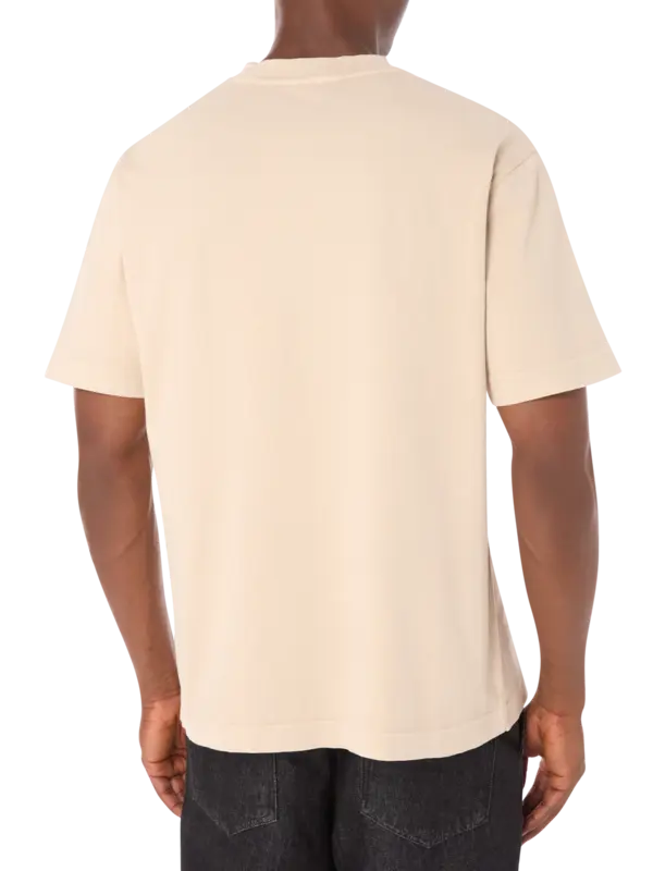 تيشرت مزين بشعار بنمط رقعة