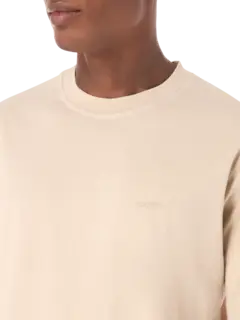 تيشرت مزين بشعار بنمط رقعة