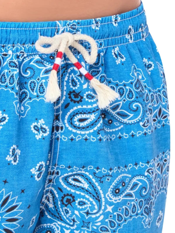 شورت سباحة بطبعة باندانا