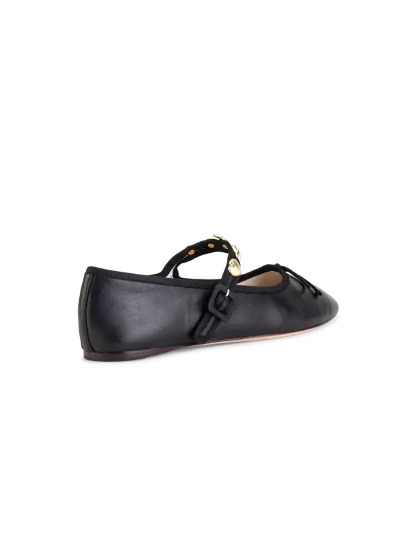 /original/CHIARA_LORA_Black_4.png_convert-600x800