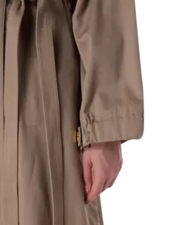 معطف واق من المطر بحزام