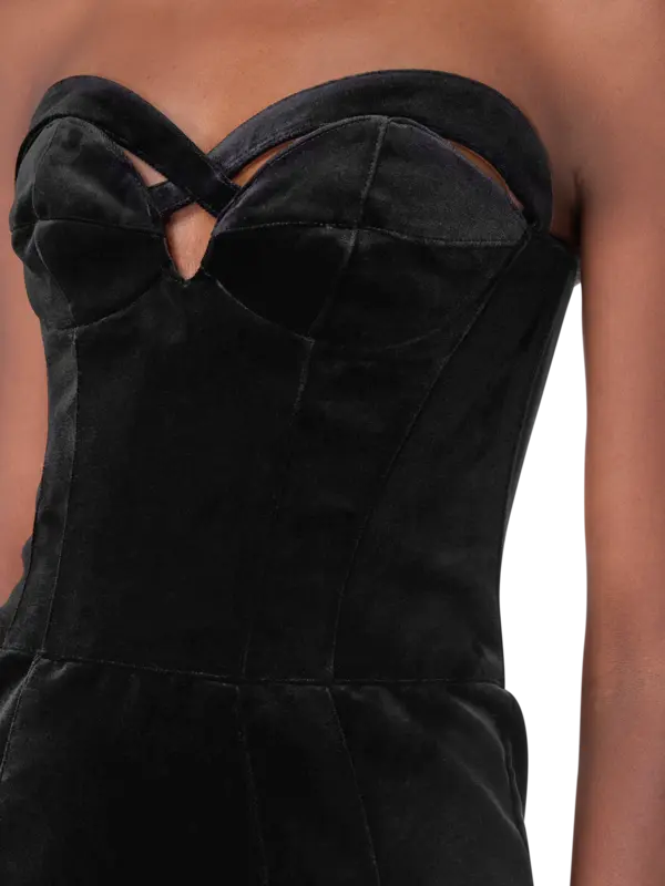 /original/COM1RO17962020_THMU_1999 Black_4.png_convert-600x800