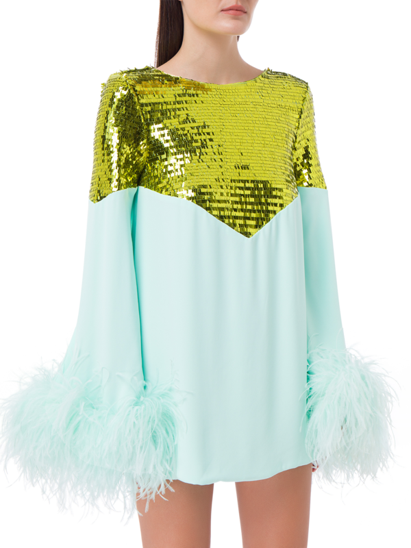 فستان قصير كرومبي بأكمام طويلة مزين بالترتر