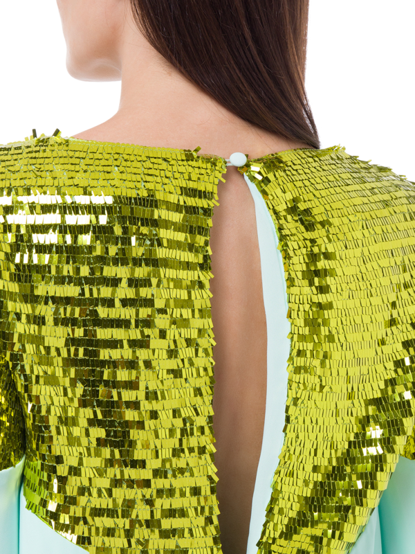 فستان قصير كرومبي بأكمام طويلة مزين بالترتر