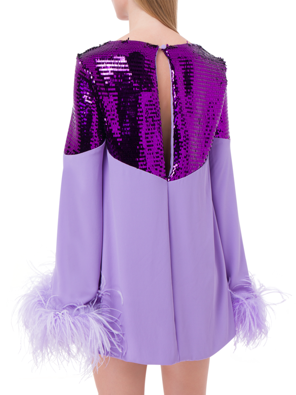 فستان قصير كرومبي بأكمام طويلة مزين بالترتر