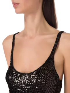 بلوزة كروشيه بدون أكمام مزينة بالترتر