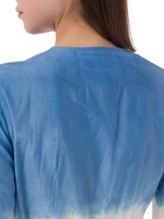 فستان متوسط الطول بأكمام طويلة مصبوغ بطريقة الربط