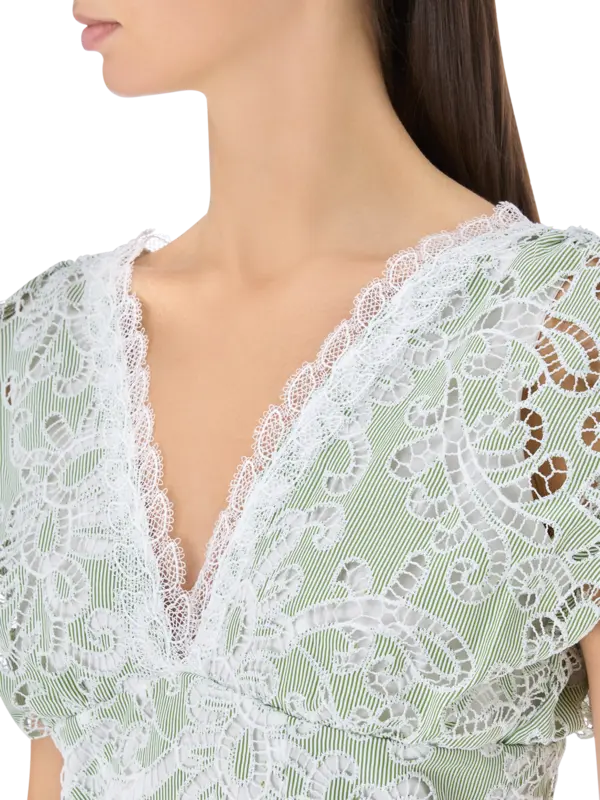 /original/D439CTG_WAIM_Green_4.png_convert-600x800