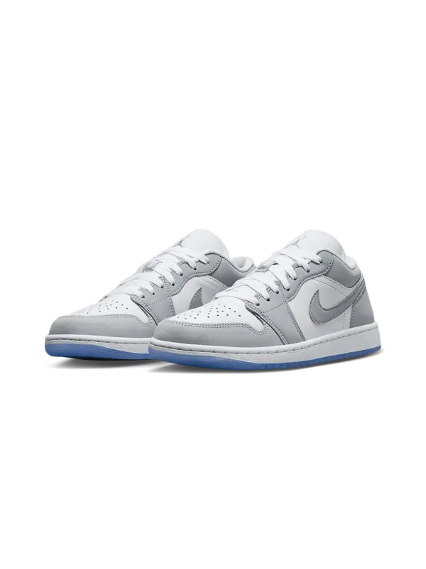 /original/DC0774-W_JORD_White_Wolf_2.png_convert-600x800