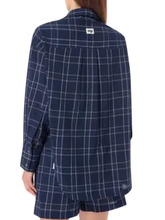 قميص مطرز بحافة واسعة