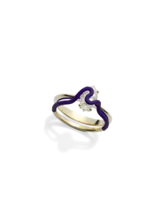 خاتم سوليتير مرصع بالألماس بقصة ماركيز | من الذهب الأصفر عيار 18 قيراط