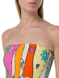 فستان بطبعة قوس قزح