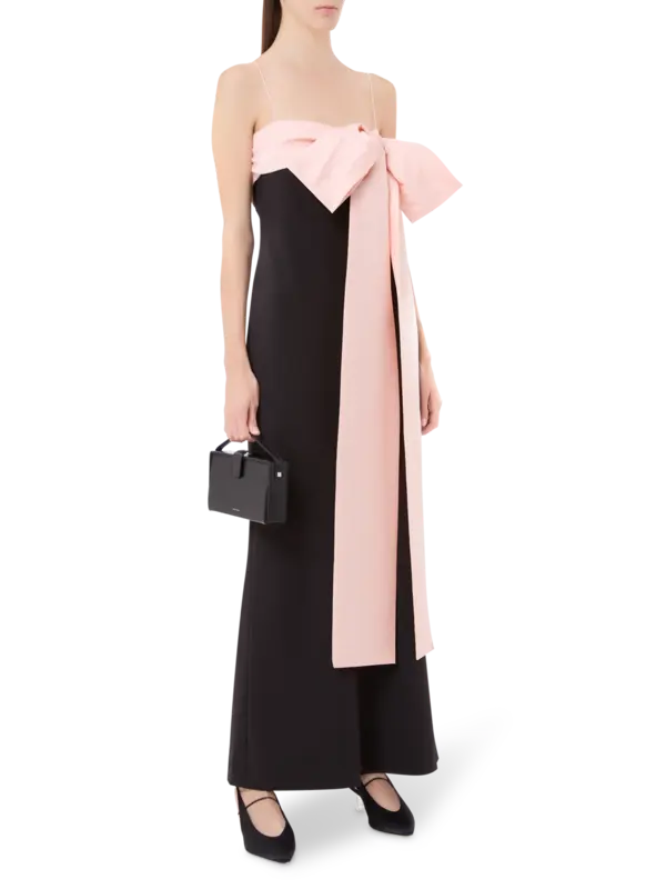 /original/DRESSBAR_BRNA_F44_2.png_convert-600x800