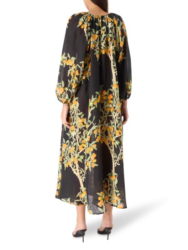 فستان طويل بطبعة زهور