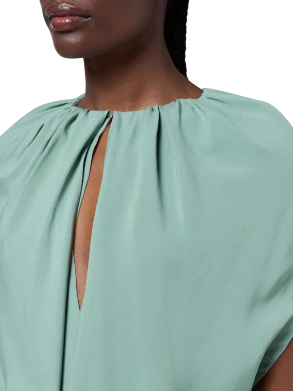 /original/DRESSGISA_BRNA_126_4.png_convert-600x800