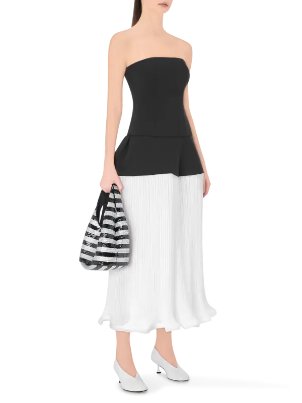 /original/DRSRR381_RORO_BlackWhite_2.png_convert-600x800