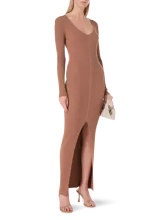 فستان متوسط الطول بأكمام طويلة ورقبة V