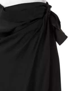 تنورة متوسطة الطول بخصر منخفض