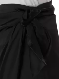 تنورة متوسطة الطول بخصر منخفض