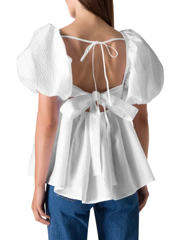 بلوزة ألما ستريا بأكمام منفوخة مزينة بنقوش بارزة