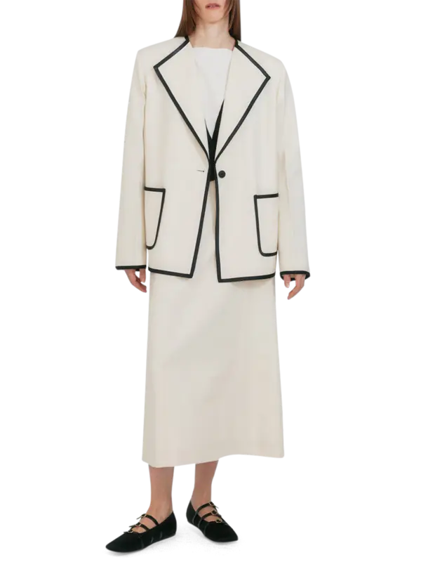 جاكيت بياقة واسعة وزر واحد