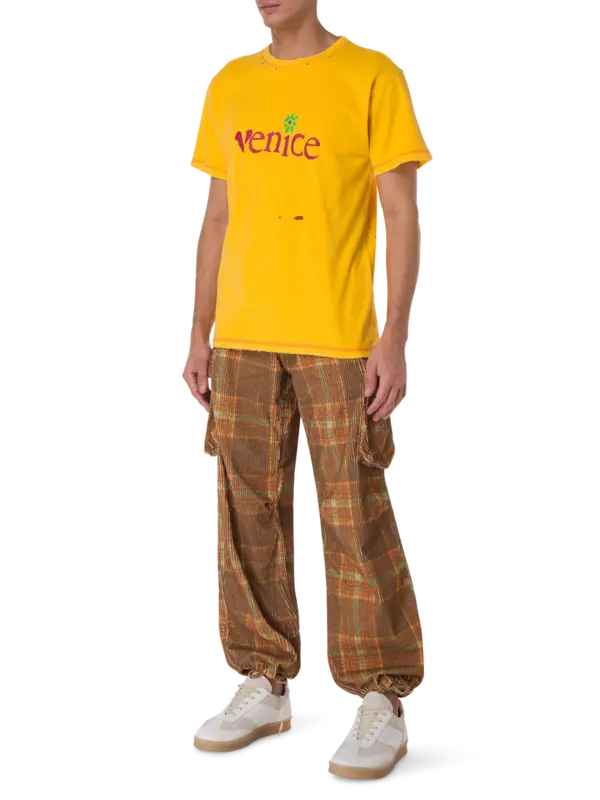 بنطال كارجو من قماش مخملي مضلع مزين بطبعة