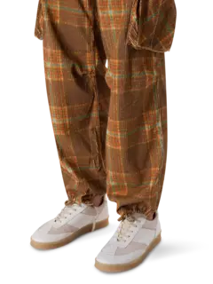 بنطال كارجو من قماش مخملي مضلع مزين بطبعة