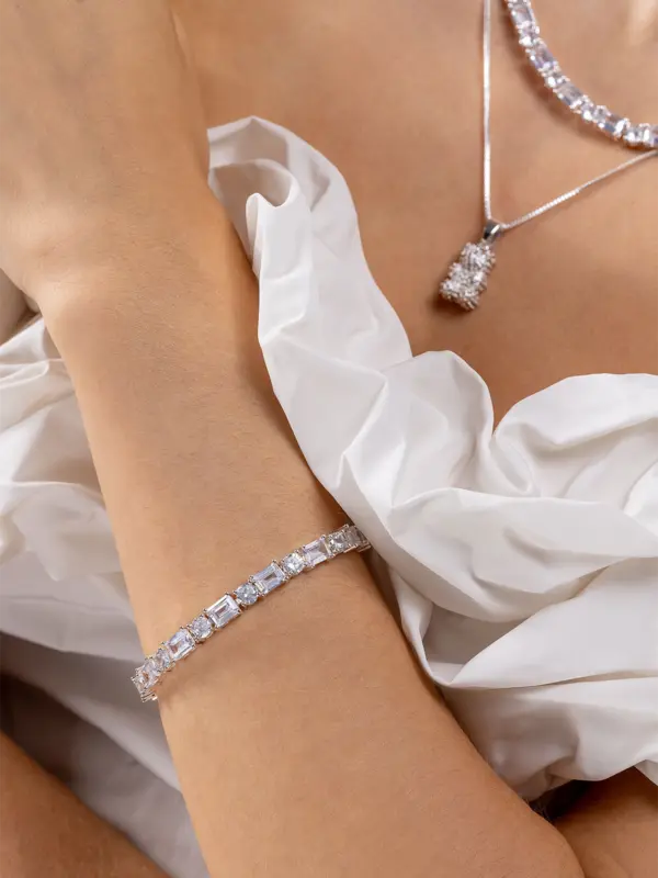 /original/ETERNITYBRCLT_CONS_Clear_2.png_convert-600x800