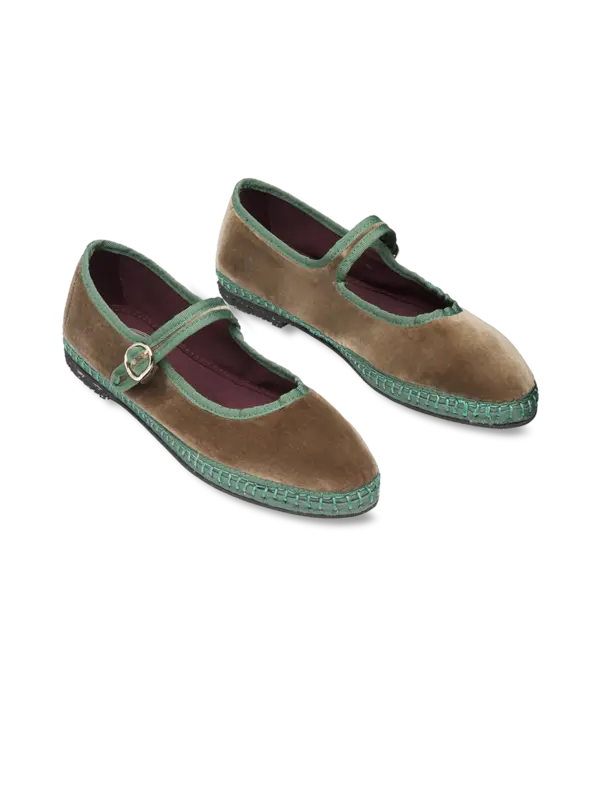 /original/EYRE_CONS_Brown_2.png_convert-600x800