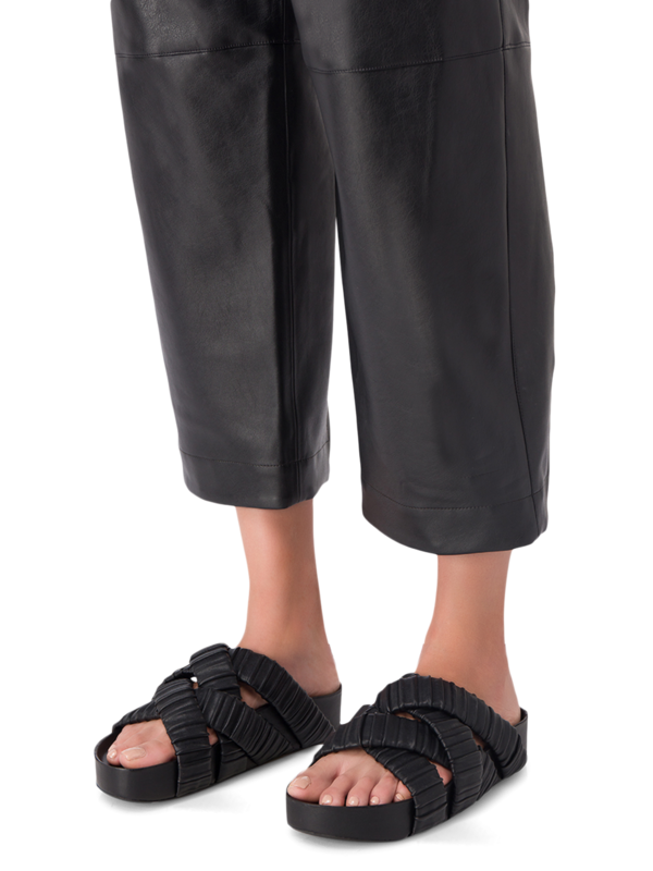 Vegan Criss-Cross Dip Slides