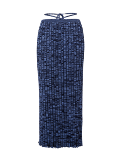 تنورة محبوكة بكسرات ورباط