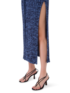 تنورة محبوكة بكسرات ورباط