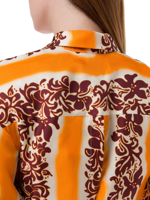 قميص قصير بأكمام قصيرة ورباط مزين بنقشة كركديه