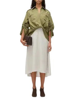 فستان متوسط الطول بتصميم قميص بقصة مريحة ومنسدلة وأكمام طويلة