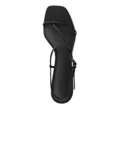 صندل بتصميم متقاطع من الأمام