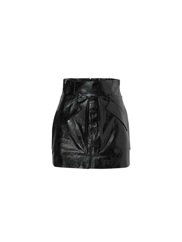 تنورة قصيرة بتصميم كرز