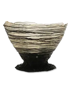 مزهرية أوجيفا من تشكيلة فيش ديزاين من جايتانو بيشي