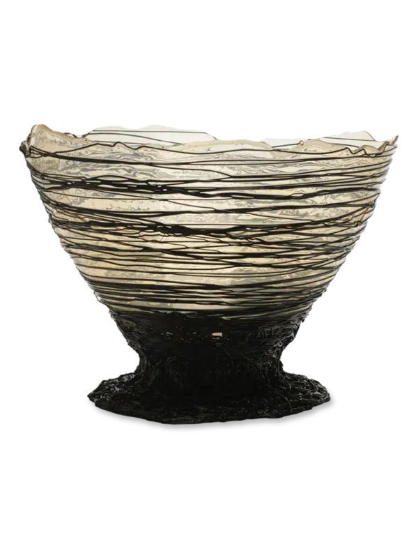 مزهرية أوجيفا من تشكيلة فيش ديزاين من جايتانو بيشي