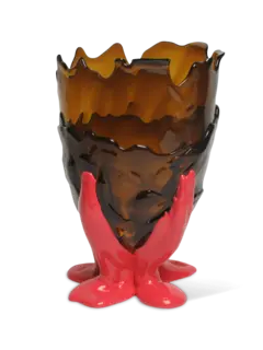 مزهرية شفافة بنية من تشكيلة فيش ديزاين من جايتانو بيشي