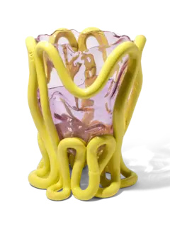 مزهرية إنديان سمر من تشكيلة فيش ديزاين من جايتانو بيشي