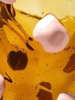 مزهرية ناجيت شفافة من تصميم جايتانو بيشي من تشكيلة فيش ديزاين