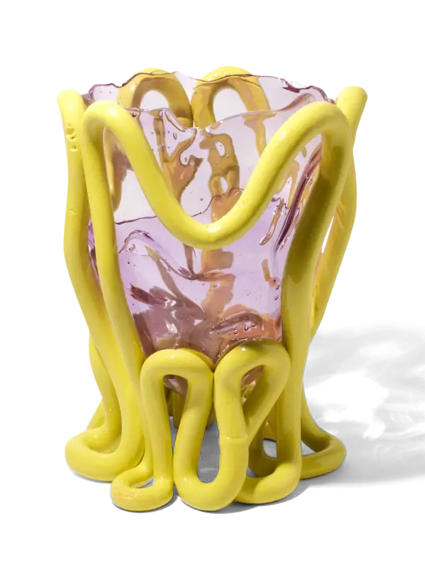 مزهرية إنديان سمر من تشكيلة فيش ديزاين من جايتانو بيشي