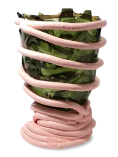 مزهرية بومبيتو I من تشكيلة فيش ديزاين من جايتانو بيشي