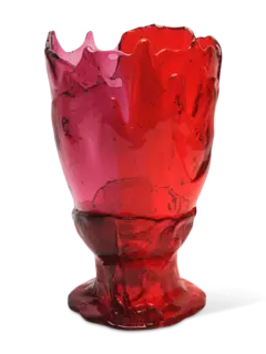 مزهرية مزدوجة على شكل حرف C بتصميم سمكة من جايتانو بيشي